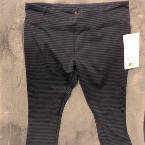 Lucy Capri Leggings NWT